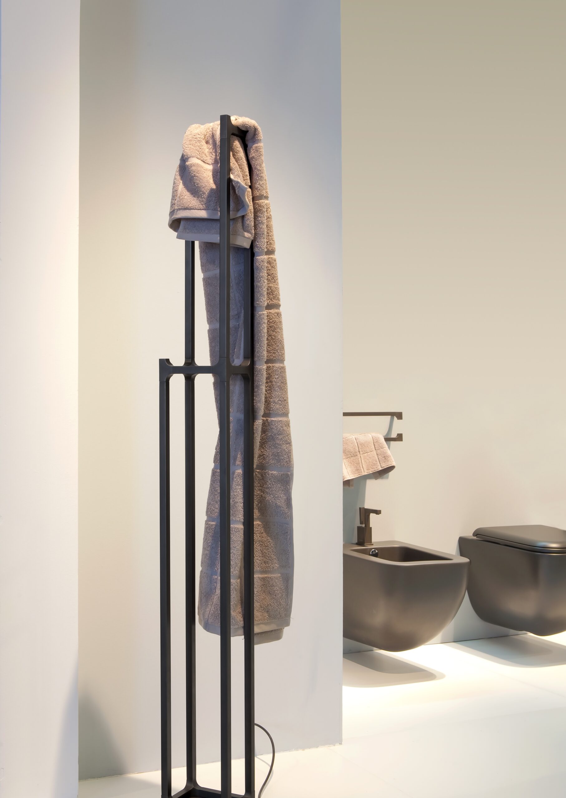 node-radiator-black-caos-arredobagno
